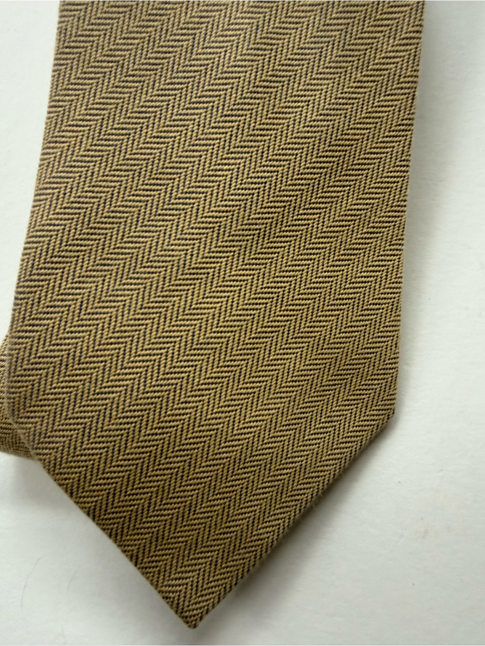 HEREMES silk & cotton tie. Yellow & navy blue stripe